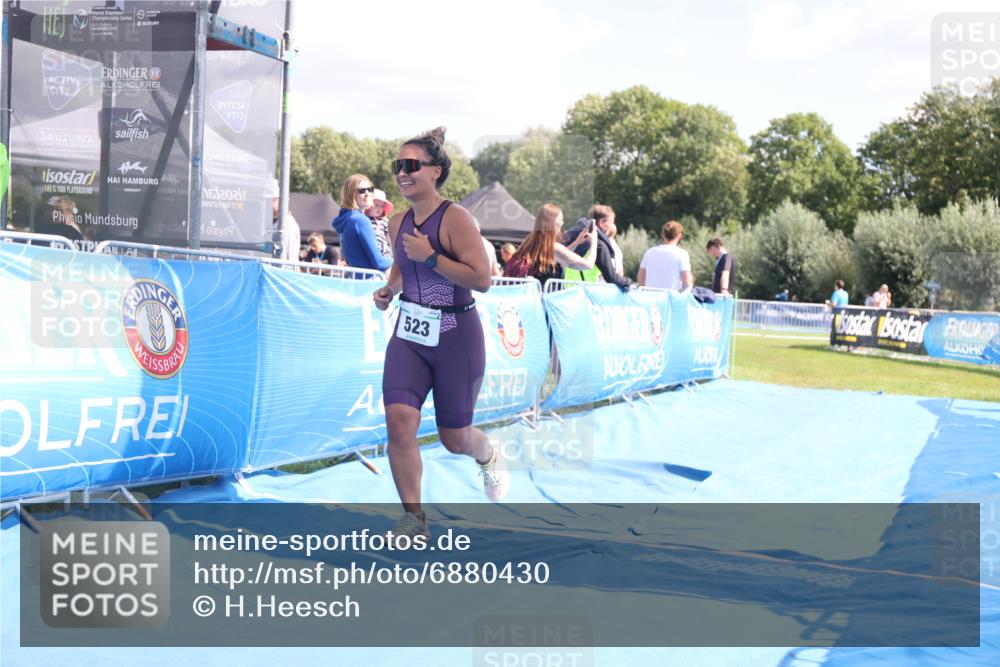 25.08.2024 - Elbe Triathlon Hamburg H.Heesch http://msf.ph/oto/6880430 25.08.2024 12:25:03 Ziel 523 meine-sportfotos.de
