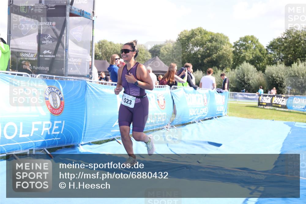 25.08.2024 - Elbe Triathlon Hamburg H.Heesch http://msf.ph/oto/6880432 25.08.2024 12:25:03 Ziel 523 meine-sportfotos.de