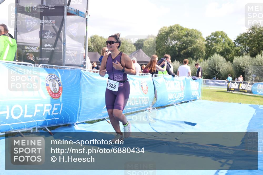 25.08.2024 - Elbe Triathlon Hamburg H.Heesch http://msf.ph/oto/6880434 25.08.2024 12:25:03 Ziel 523 meine-sportfotos.de