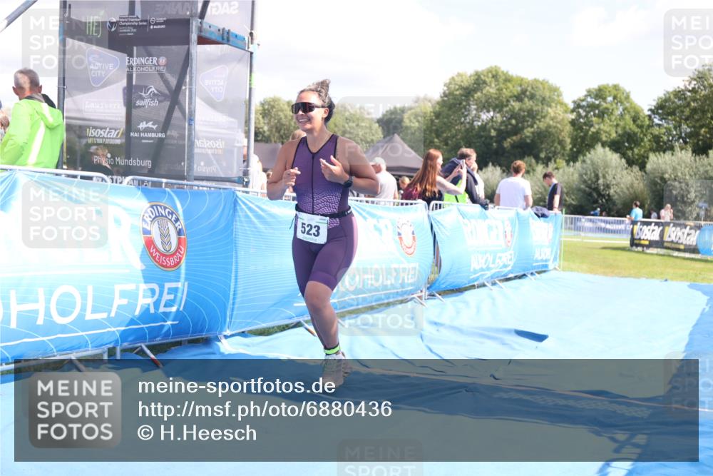 25.08.2024 - Elbe Triathlon Hamburg H.Heesch http://msf.ph/oto/6880436 25.08.2024 12:25:03 Ziel 523 meine-sportfotos.de