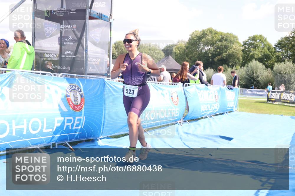 25.08.2024 - Elbe Triathlon Hamburg H.Heesch http://msf.ph/oto/6880438 25.08.2024 12:25:03 Ziel 523 meine-sportfotos.de
