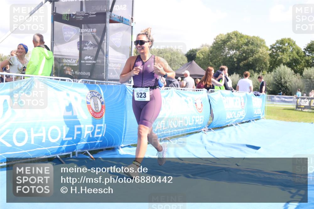 25.08.2024 - Elbe Triathlon Hamburg H.Heesch http://msf.ph/oto/6880442 25.08.2024 12:25:03 Ziel 523 meine-sportfotos.de