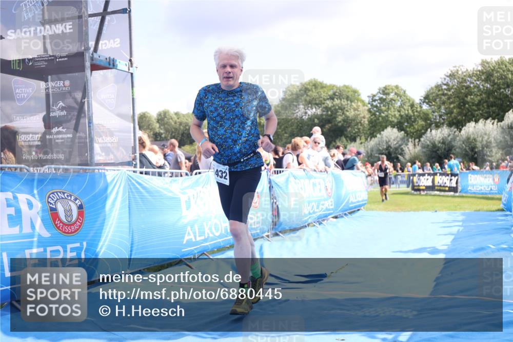 25.08.2024 - Elbe Triathlon Hamburg H.Heesch http://msf.ph/oto/6880445 25.08.2024 11:54:17 Ziel 151, 1420, 1432 meine-sportfotos.de