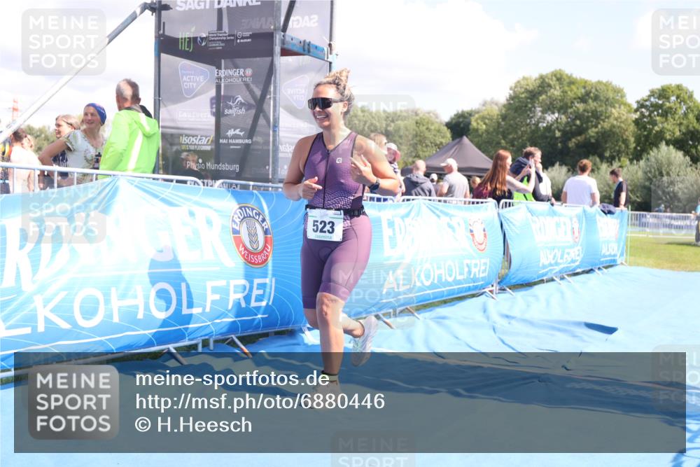 25.08.2024 - Elbe Triathlon Hamburg H.Heesch http://msf.ph/oto/6880446 25.08.2024 12:25:03 Ziel 523 meine-sportfotos.de