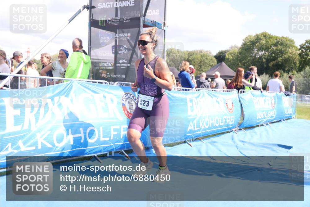 25.08.2024 - Elbe Triathlon Hamburg H.Heesch http://msf.ph/oto/6880450 25.08.2024 12:25:03 Ziel 523 meine-sportfotos.de