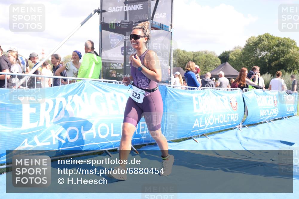 25.08.2024 - Elbe Triathlon Hamburg H.Heesch http://msf.ph/oto/6880454 25.08.2024 12:25:03 Ziel 523 meine-sportfotos.de