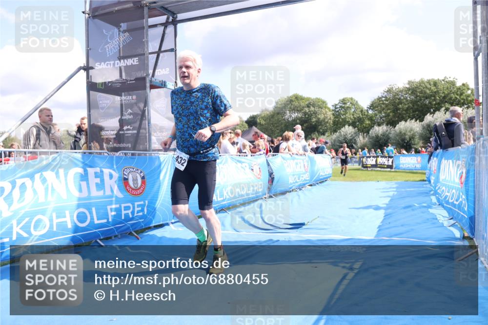 25.08.2024 - Elbe Triathlon Hamburg H.Heesch http://msf.ph/oto/6880455 25.08.2024 11:54:18 Ziel 151, 1420, 1432 meine-sportfotos.de