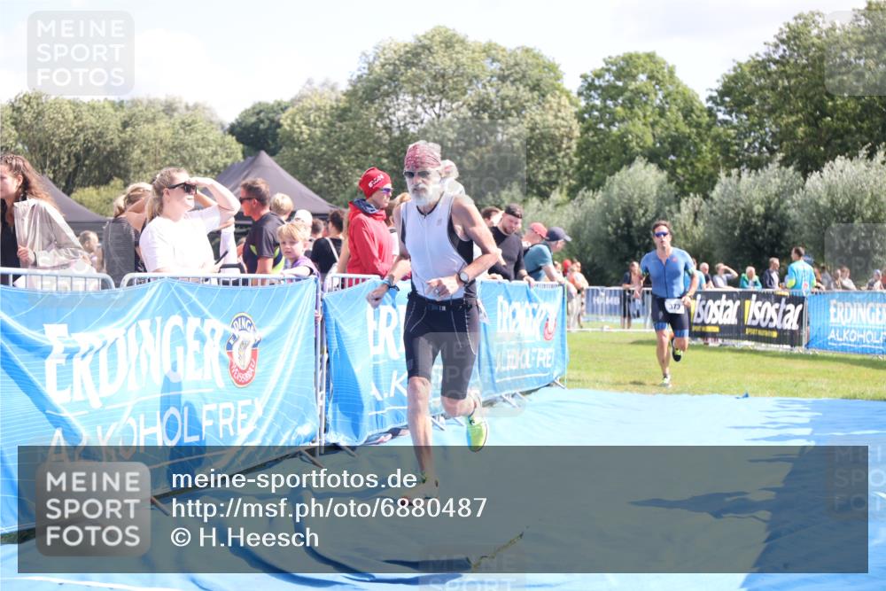 25.08.2024 - Elbe Triathlon Hamburg H.Heesch http://msf.ph/oto/6880487 25.08.2024 11:54:33 Ziel 373, 1464 meine-sportfotos.de