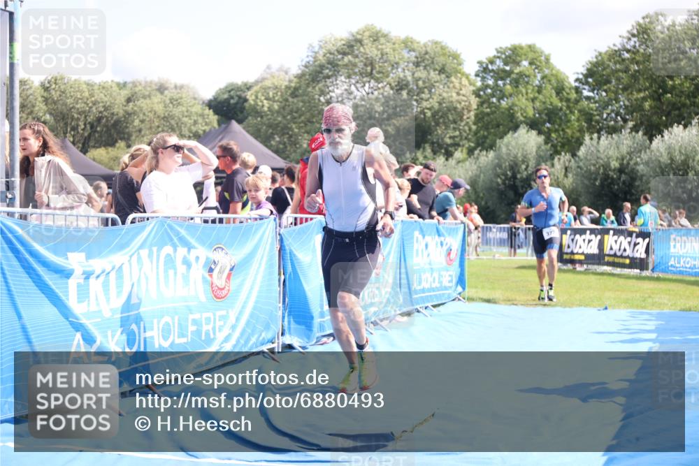 25.08.2024 - Elbe Triathlon Hamburg H.Heesch http://msf.ph/oto/6880493 25.08.2024 11:54:33 Ziel 373, 1464 meine-sportfotos.de
