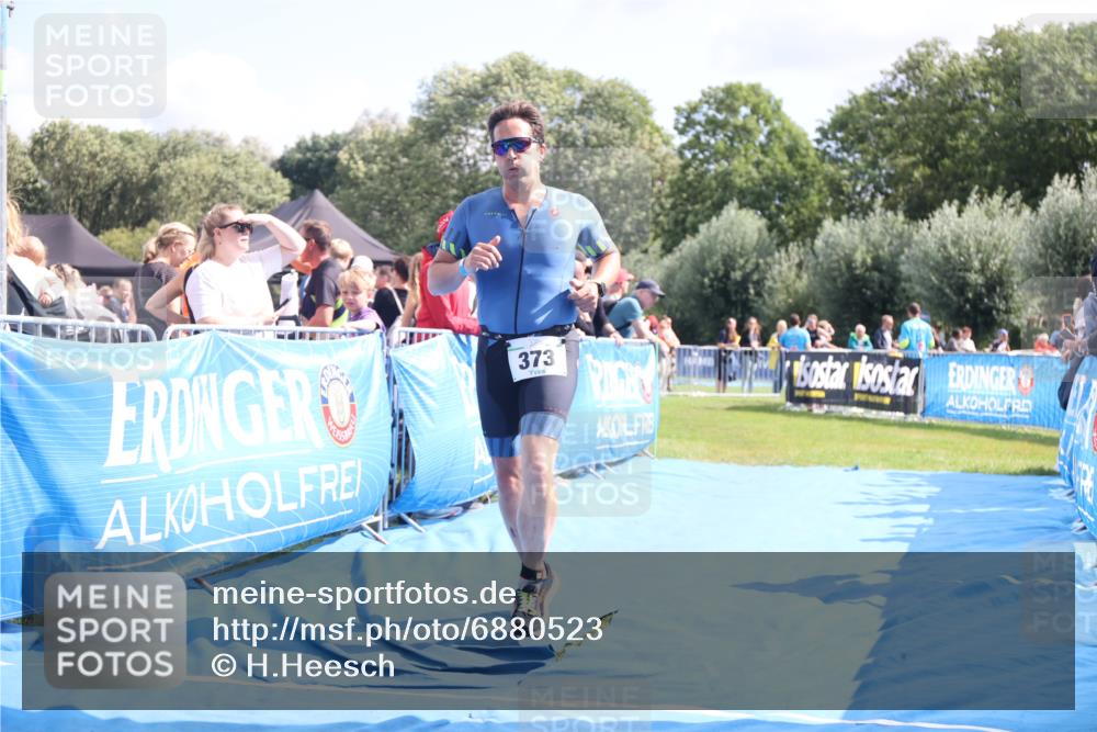 25.08.2024 - Elbe Triathlon Hamburg H.Heesch http://msf.ph/oto/6880523 25.08.2024 11:54:36 Ziel 373, 514, 1464 meine-sportfotos.de