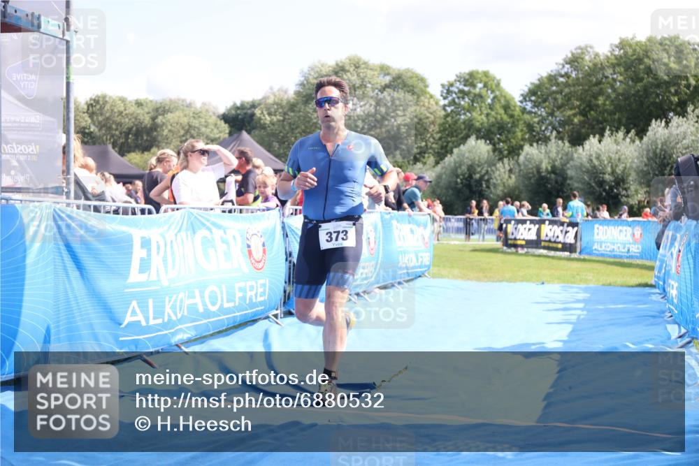 25.08.2024 - Elbe Triathlon Hamburg H.Heesch http://msf.ph/oto/6880532 25.08.2024 11:54:36 Ziel 373, 514, 1464 meine-sportfotos.de