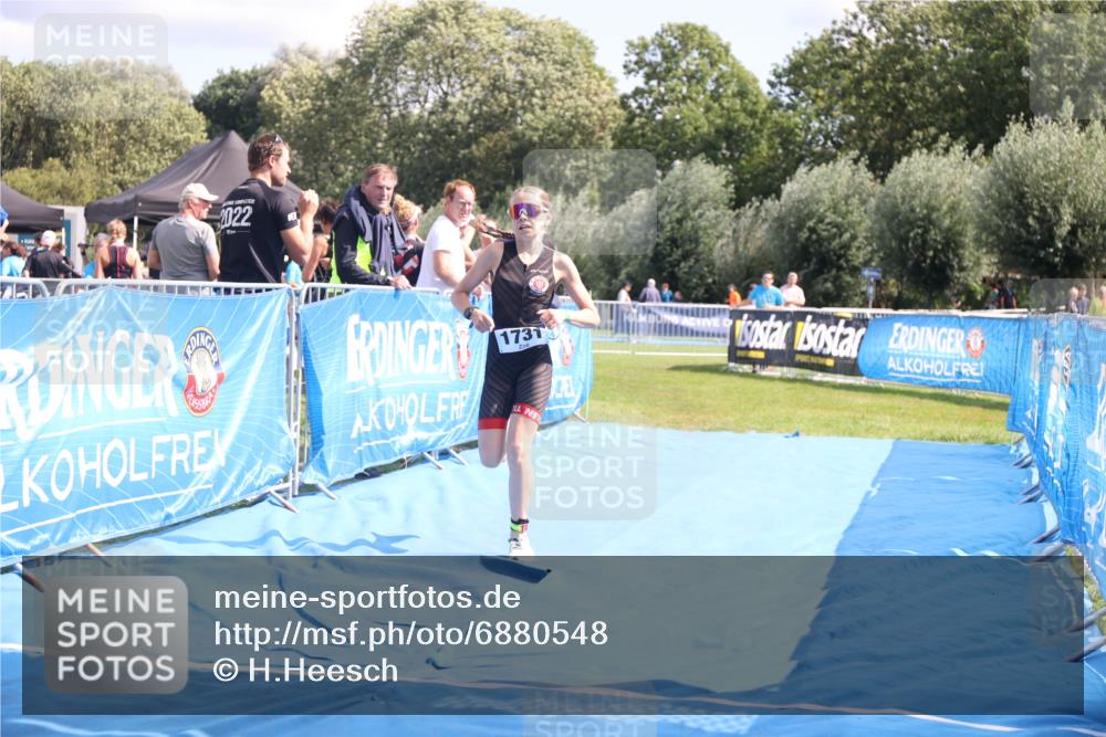 25.08.2024 - Elbe Triathlon Hamburg H.Heesch http://msf.ph/oto/6880548 25.08.2024 12:26:30 Ziel 1731 meine-sportfotos.de