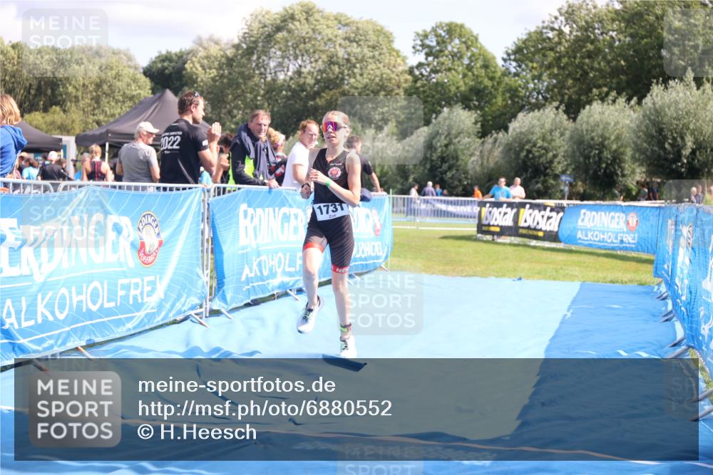 25.08.2024 - Elbe Triathlon Hamburg H.Heesch http://msf.ph/oto/6880552 25.08.2024 12:26:30 Ziel 1731 meine-sportfotos.de