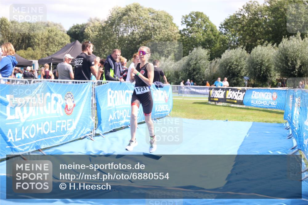 25.08.2024 - Elbe Triathlon Hamburg H.Heesch http://msf.ph/oto/6880554 25.08.2024 12:26:30 Ziel 1731 meine-sportfotos.de