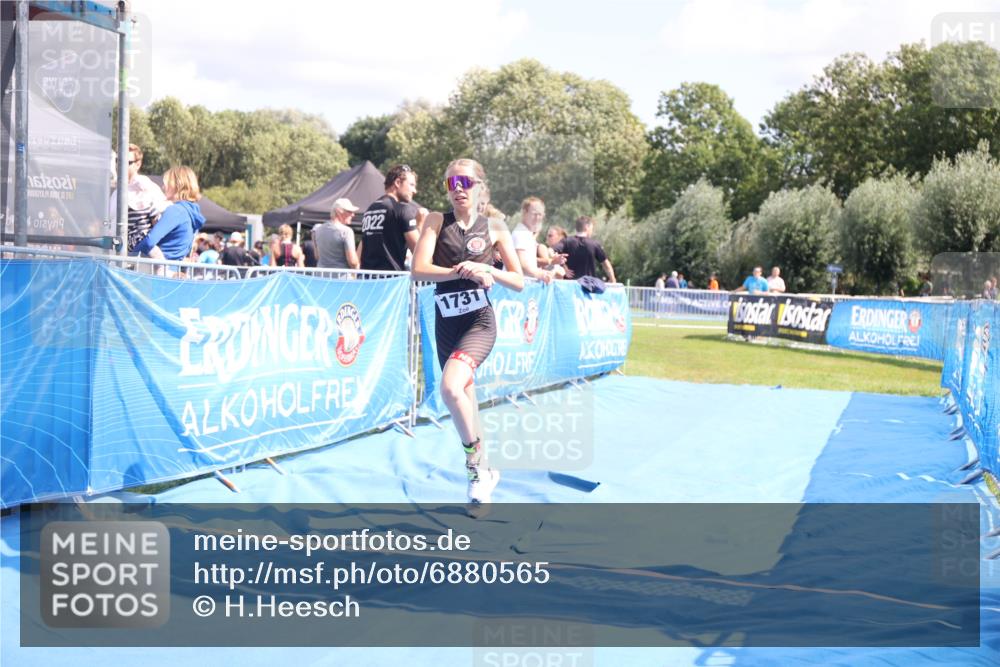 25.08.2024 - Elbe Triathlon Hamburg H.Heesch http://msf.ph/oto/6880565 25.08.2024 12:26:31 Ziel 1731 meine-sportfotos.de