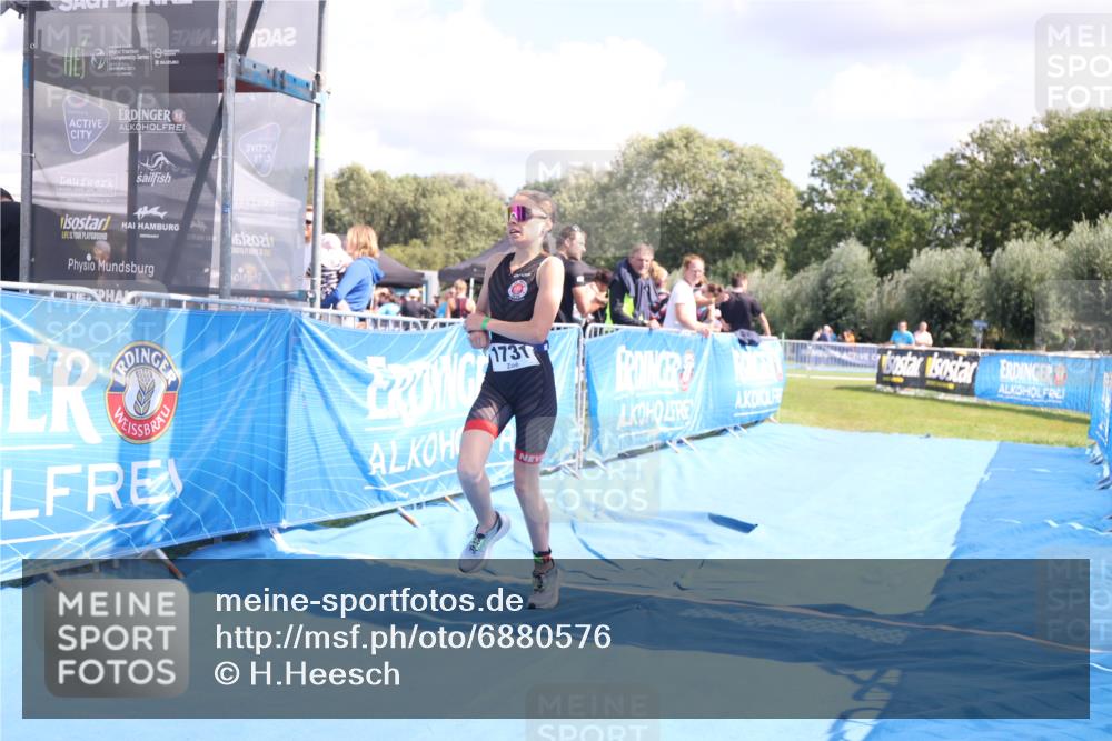 25.08.2024 - Elbe Triathlon Hamburg H.Heesch http://msf.ph/oto/6880576 25.08.2024 12:26:31 Ziel 1731 meine-sportfotos.de