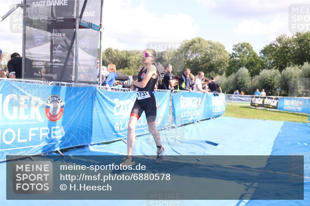 25.08.2024 - Elbe Triathlon Hamburg H.Heesch http://msf.ph/oto/6880578 25.08.2024 12:26:31 Ziel 1731 meine-sportfotos.de