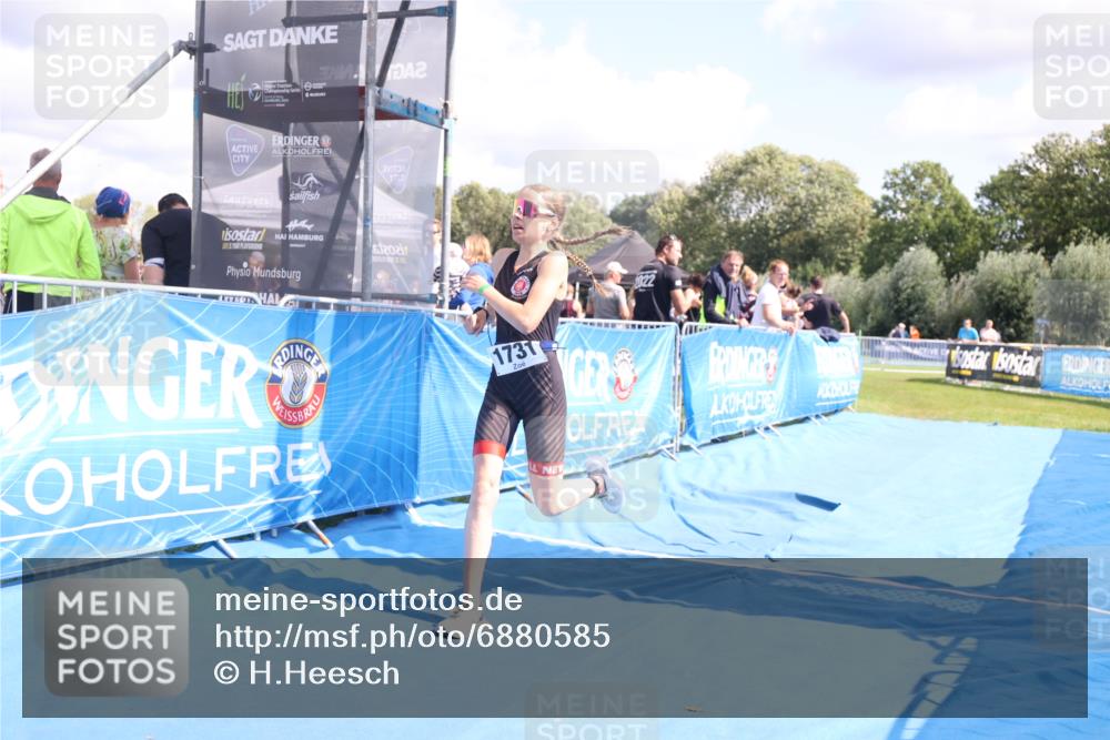 25.08.2024 - Elbe Triathlon Hamburg H.Heesch http://msf.ph/oto/6880585 25.08.2024 12:26:31 Ziel 1731 meine-sportfotos.de