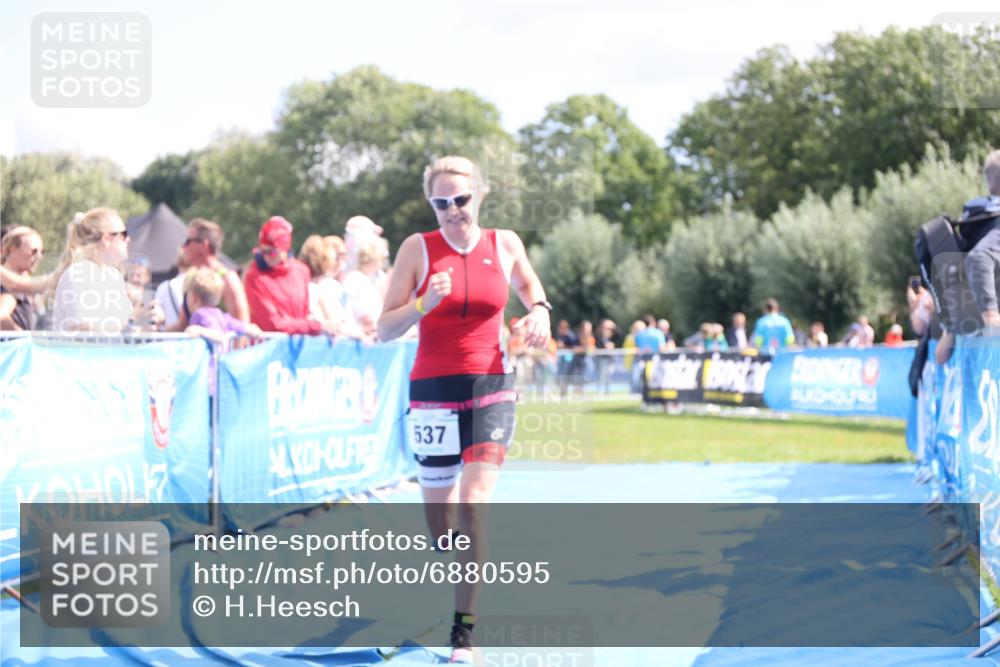 25.08.2024 - Elbe Triathlon Hamburg H.Heesch http://msf.ph/oto/6880595 25.08.2024 11:54:54 Ziel 537 meine-sportfotos.de