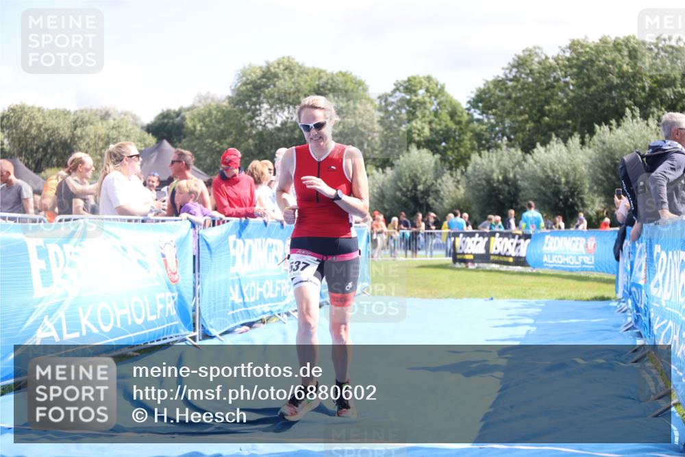 25.08.2024 - Elbe Triathlon Hamburg H.Heesch http://msf.ph/oto/6880602 25.08.2024 11:54:54 Ziel 537 meine-sportfotos.de