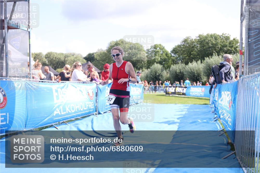 25.08.2024 - Elbe Triathlon Hamburg H.Heesch http://msf.ph/oto/6880609 25.08.2024 11:54:54 Ziel 537 meine-sportfotos.de