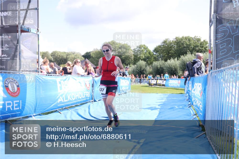 25.08.2024 - Elbe Triathlon Hamburg H.Heesch http://msf.ph/oto/6880611 25.08.2024 11:54:54 Ziel 537 meine-sportfotos.de