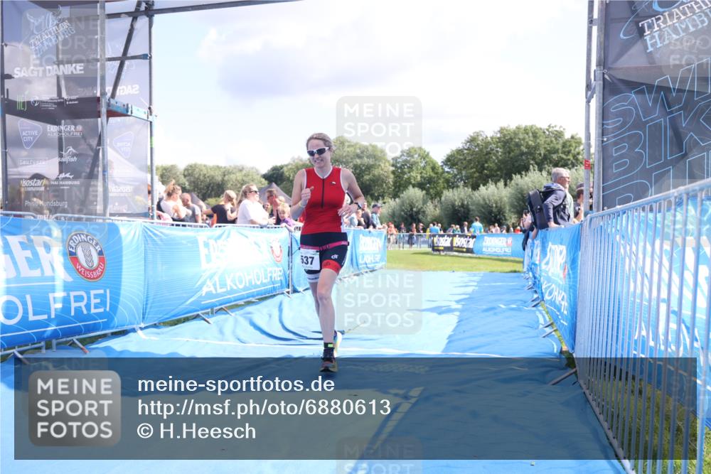 25.08.2024 - Elbe Triathlon Hamburg H.Heesch http://msf.ph/oto/6880613 25.08.2024 11:54:54 Ziel 537 meine-sportfotos.de