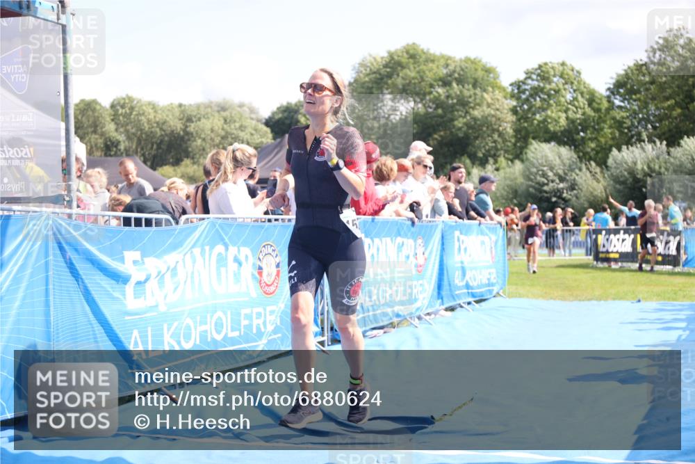 25.08.2024 - Elbe Triathlon Hamburg H.Heesch http://msf.ph/oto/6880624 25.08.2024 11:55:06 Ziel 1529, 1702 meine-sportfotos.de