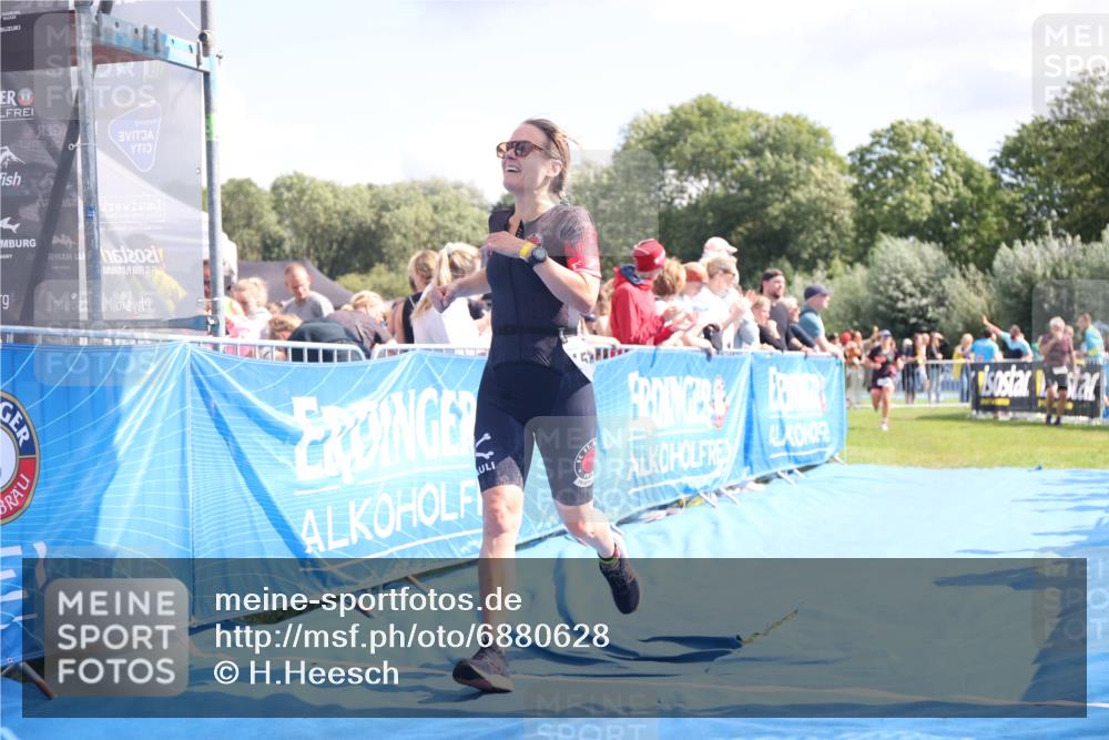 25.08.2024 - Elbe Triathlon Hamburg H.Heesch http://msf.ph/oto/6880628 25.08.2024 11:55:06 Ziel 1529, 1702 meine-sportfotos.de