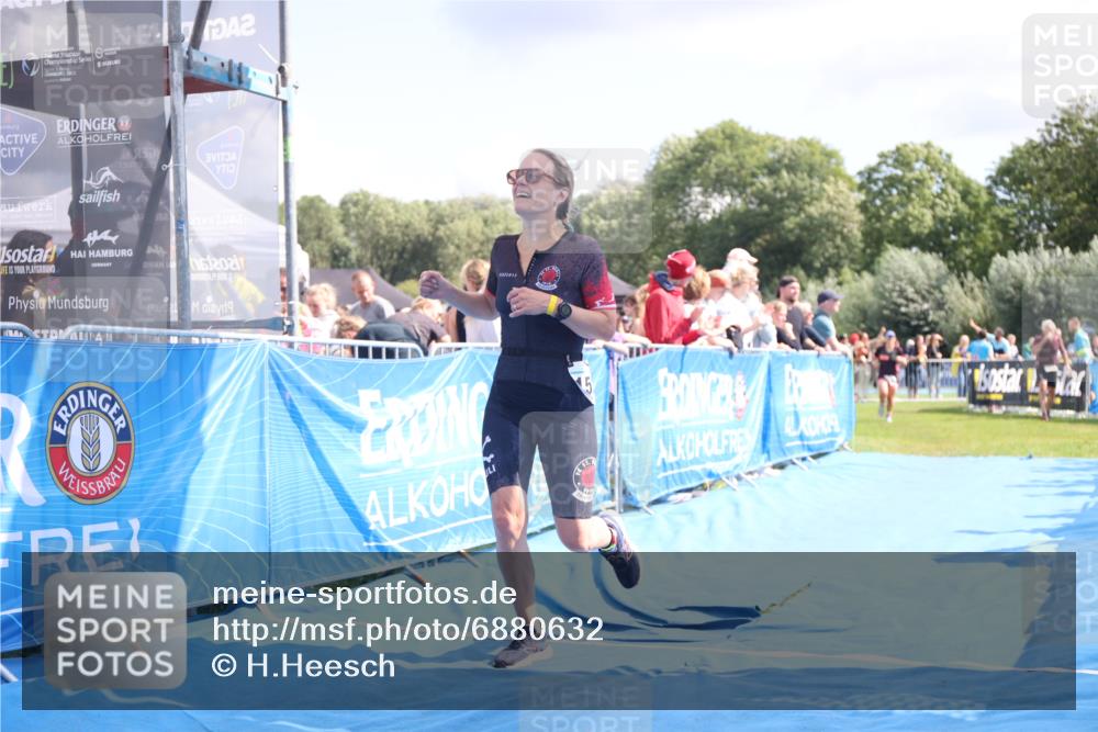 25.08.2024 - Elbe Triathlon Hamburg H.Heesch http://msf.ph/oto/6880632 25.08.2024 11:55:06 Ziel 1529, 1702 meine-sportfotos.de