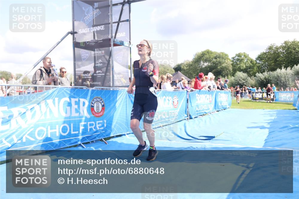 25.08.2024 - Elbe Triathlon Hamburg H.Heesch http://msf.ph/oto/6880648 25.08.2024 11:55:07 Ziel 1529, 1702 meine-sportfotos.de