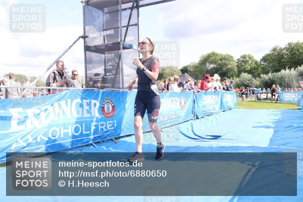 25.08.2024 - Elbe Triathlon Hamburg H.Heesch http://msf.ph/oto/6880650 25.08.2024 11:55:07 Ziel 1529, 1702 meine-sportfotos.de
