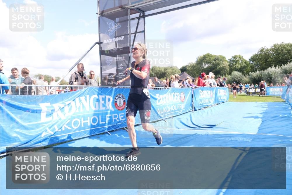 25.08.2024 - Elbe Triathlon Hamburg H.Heesch http://msf.ph/oto/6880656 25.08.2024 11:55:07 Ziel 1529, 1702 meine-sportfotos.de