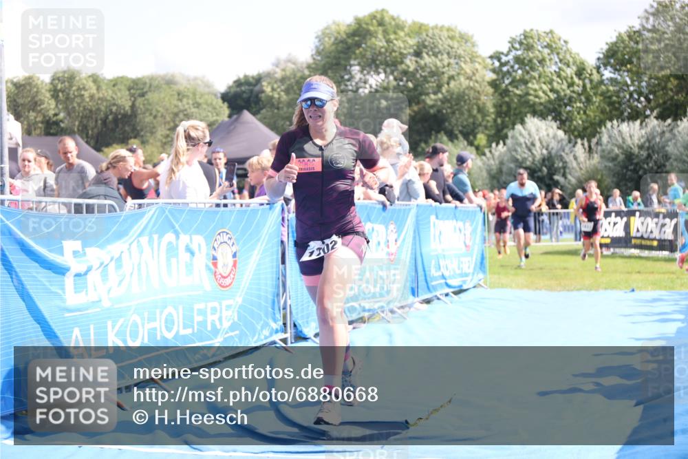 25.08.2024 - Elbe Triathlon Hamburg H.Heesch http://msf.ph/oto/6880668 25.08.2024 11:55:12 Ziel 540, 675, 1529, 1537, 1630, 1702 meine-sportfotos.de