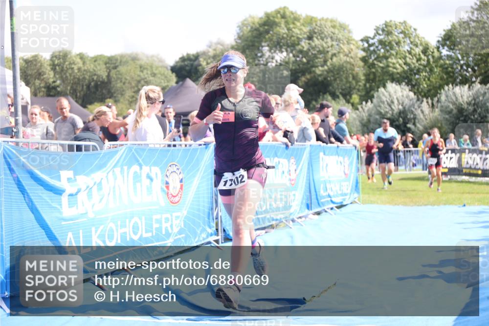25.08.2024 - Elbe Triathlon Hamburg H.Heesch http://msf.ph/oto/6880669 25.08.2024 11:55:12 Ziel 540, 675, 1529, 1537, 1630, 1702 meine-sportfotos.de