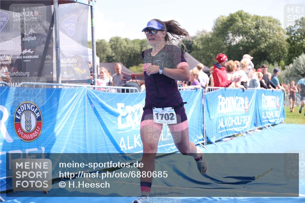 25.08.2024 - Elbe Triathlon Hamburg H.Heesch http://msf.ph/oto/6880685 25.08.2024 11:55:12 Ziel 540, 675, 1529, 1537, 1630, 1702 meine-sportfotos.de