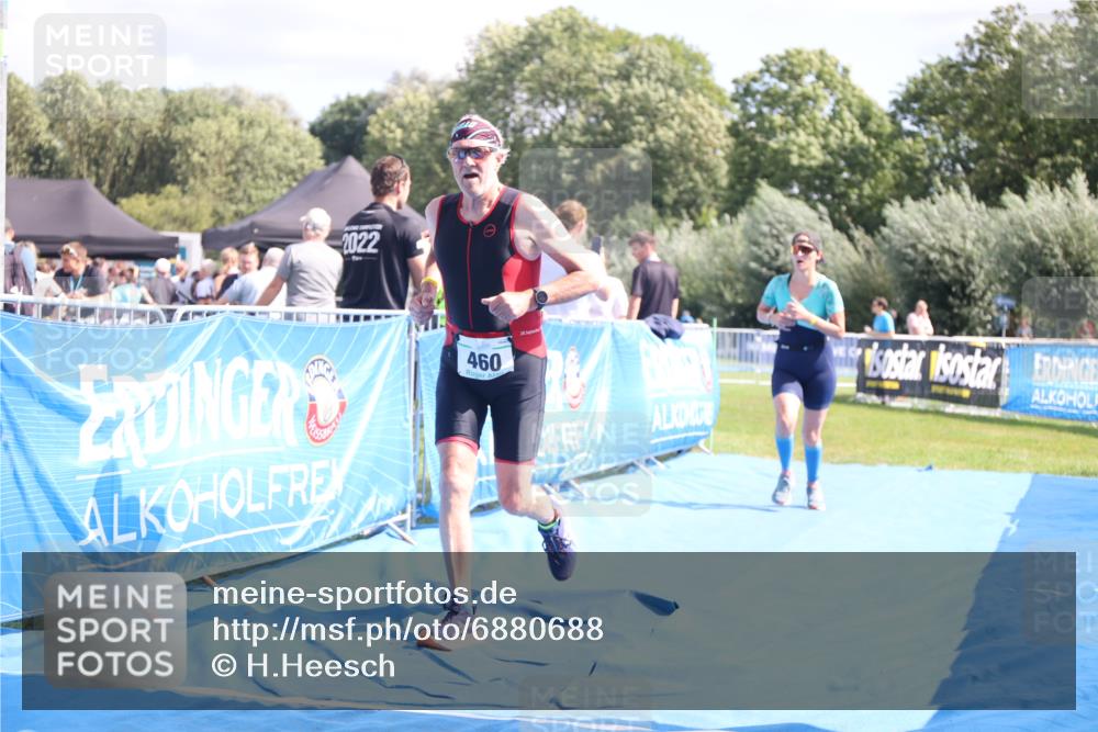 25.08.2024 - Elbe Triathlon Hamburg H.Heesch http://msf.ph/oto/6880688 25.08.2024 12:27:02 Ziel 460, 1494 meine-sportfotos.de