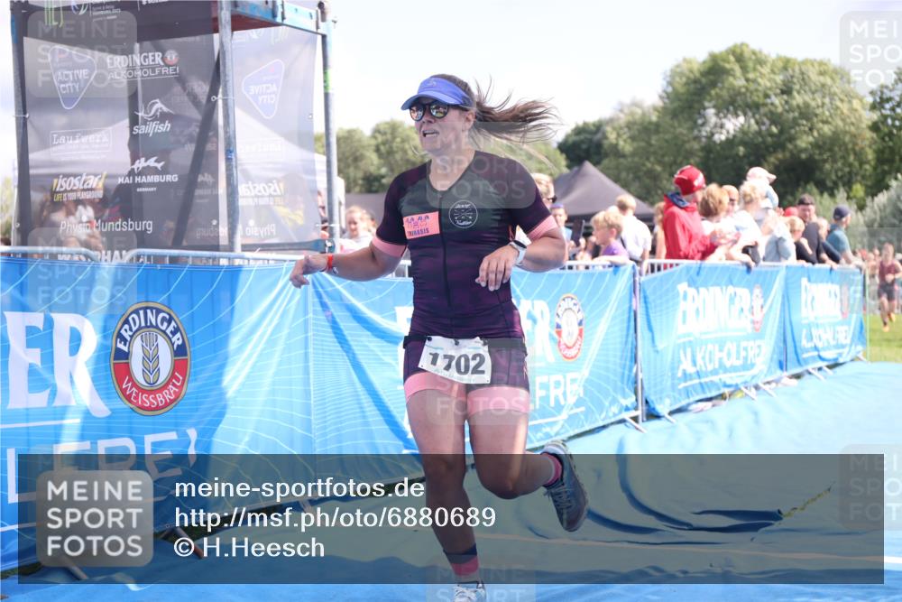 25.08.2024 - Elbe Triathlon Hamburg H.Heesch http://msf.ph/oto/6880689 25.08.2024 11:55:12 Ziel 540, 675, 1529, 1537, 1630, 1702 meine-sportfotos.de