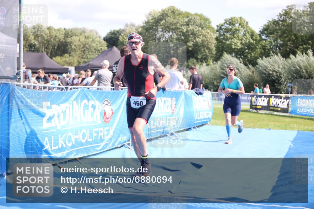 25.08.2024 - Elbe Triathlon Hamburg H.Heesch http://msf.ph/oto/6880694 25.08.2024 12:27:02 Ziel 460, 1494 meine-sportfotos.de