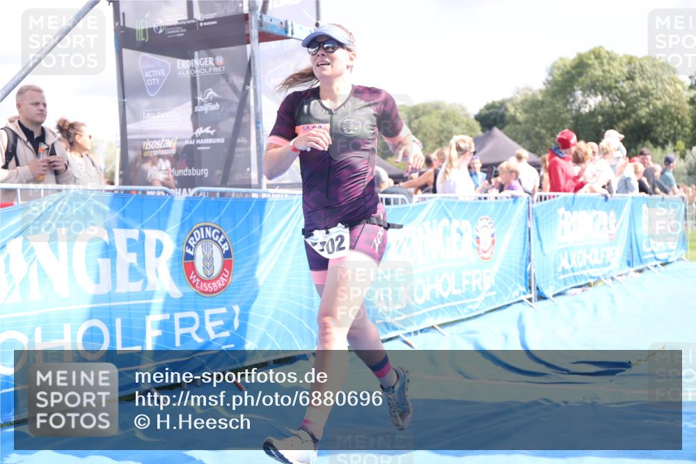25.08.2024 - Elbe Triathlon Hamburg H.Heesch http://msf.ph/oto/6880696 25.08.2024 11:55:12 Ziel 540, 675, 1529, 1537, 1630, 1702 meine-sportfotos.de
