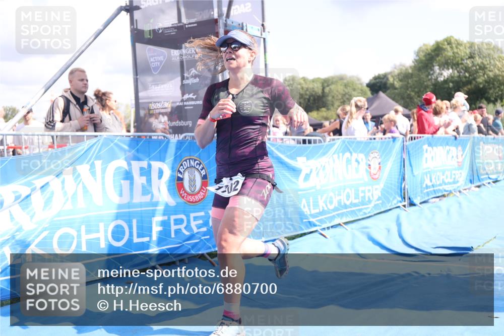 25.08.2024 - Elbe Triathlon Hamburg H.Heesch http://msf.ph/oto/6880700 25.08.2024 11:55:13 Ziel 540, 675, 1529, 1537, 1630, 1702 meine-sportfotos.de