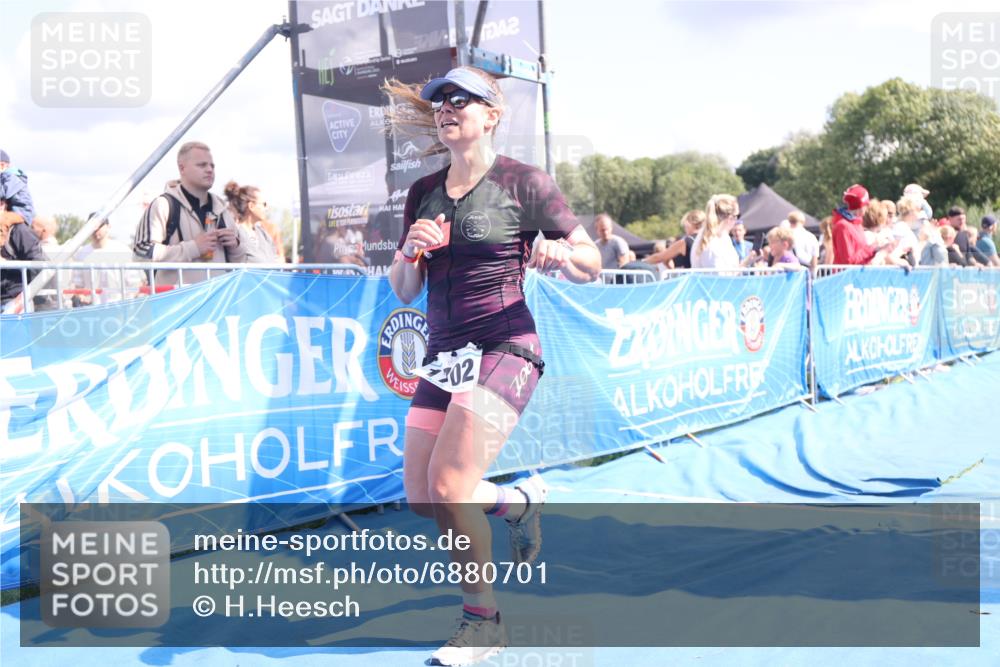 25.08.2024 - Elbe Triathlon Hamburg H.Heesch http://msf.ph/oto/6880701 25.08.2024 11:55:13 Ziel 540, 675, 1529, 1537, 1630, 1702 meine-sportfotos.de