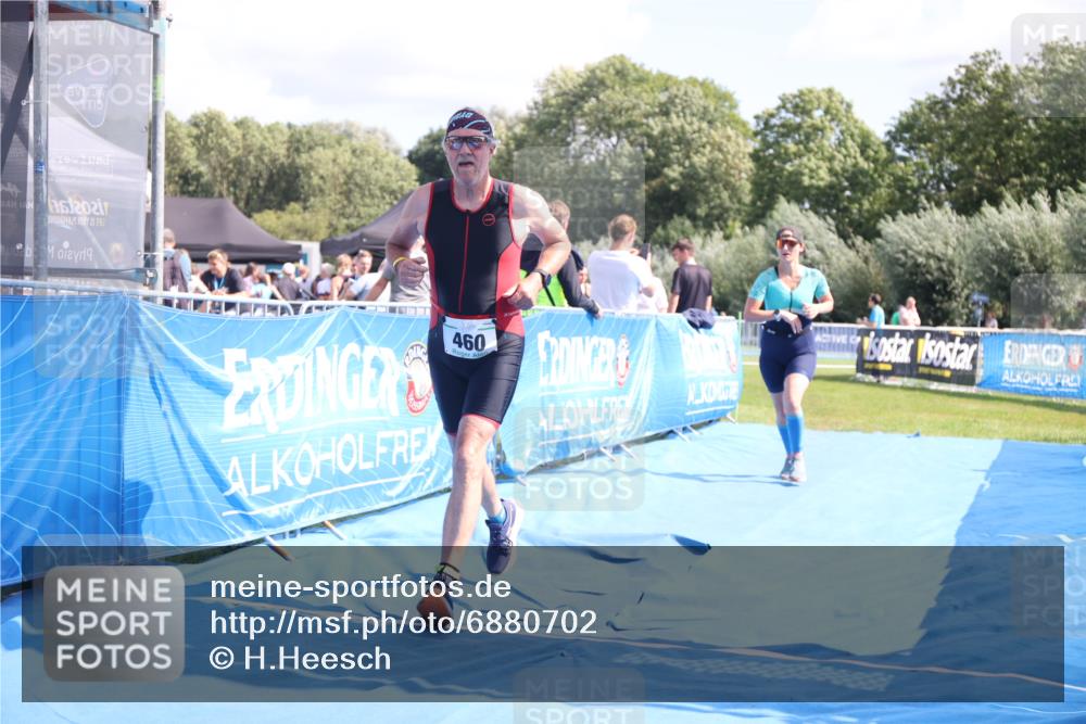 25.08.2024 - Elbe Triathlon Hamburg H.Heesch http://msf.ph/oto/6880702 25.08.2024 12:27:02 Ziel 460, 1494 meine-sportfotos.de