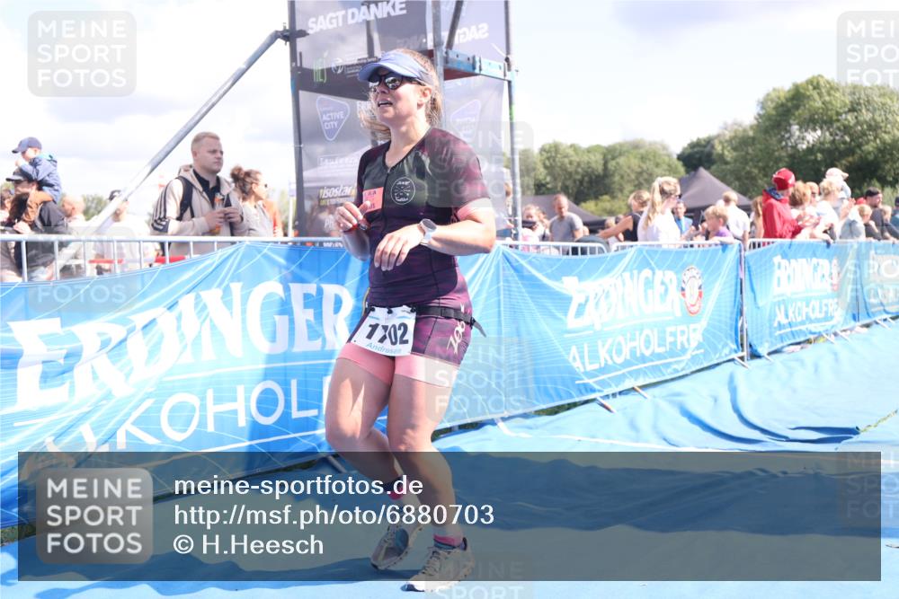 25.08.2024 - Elbe Triathlon Hamburg H.Heesch http://msf.ph/oto/6880703 25.08.2024 11:55:13 Ziel 540, 675, 1529, 1537, 1630, 1702 meine-sportfotos.de