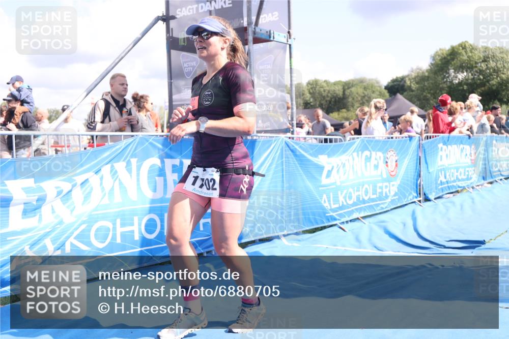 25.08.2024 - Elbe Triathlon Hamburg H.Heesch http://msf.ph/oto/6880705 25.08.2024 11:55:13 Ziel 540, 675, 1529, 1537, 1630, 1702 meine-sportfotos.de