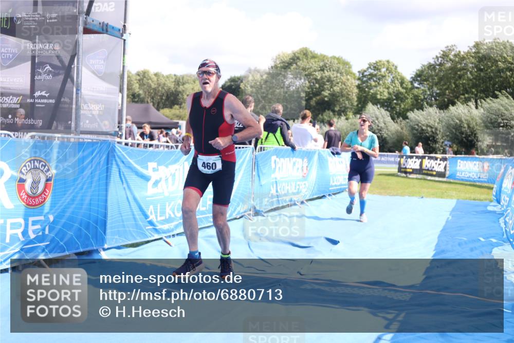 25.08.2024 - Elbe Triathlon Hamburg H.Heesch http://msf.ph/oto/6880713 25.08.2024 12:27:03 Ziel 460, 1494 meine-sportfotos.de