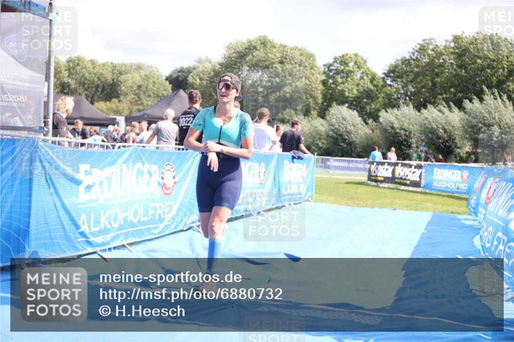 25.08.2024 - Elbe Triathlon Hamburg H.Heesch http://msf.ph/oto/6880732 25.08.2024 12:27:04 Ziel 460, 1494 meine-sportfotos.de