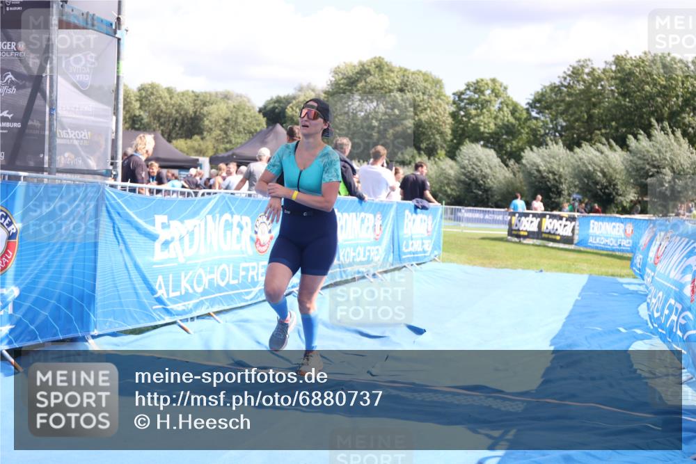 25.08.2024 - Elbe Triathlon Hamburg H.Heesch http://msf.ph/oto/6880737 25.08.2024 12:27:04 Ziel 460, 1494 meine-sportfotos.de
