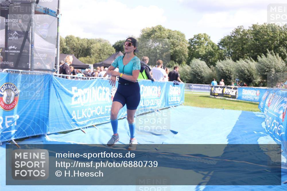 25.08.2024 - Elbe Triathlon Hamburg H.Heesch http://msf.ph/oto/6880739 25.08.2024 12:27:04 Ziel 460, 1494 meine-sportfotos.de