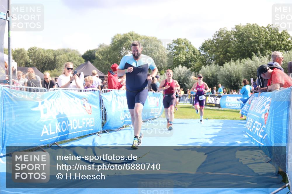 25.08.2024 - Elbe Triathlon Hamburg H.Heesch http://msf.ph/oto/6880740 25.08.2024 11:55:18 Ziel 540, 675, 1537, 1630, 1643, 1702 meine-sportfotos.de